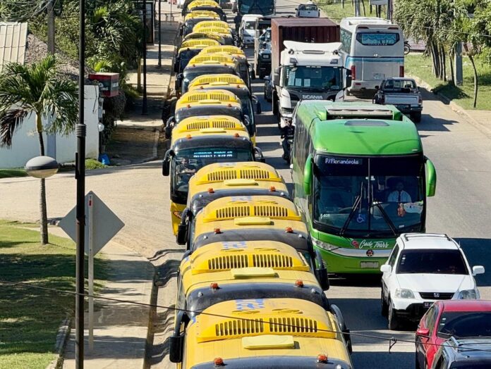 20 unidades de autobuses del Sistema Nacional de Transporte Estudiantil (TRAE)
